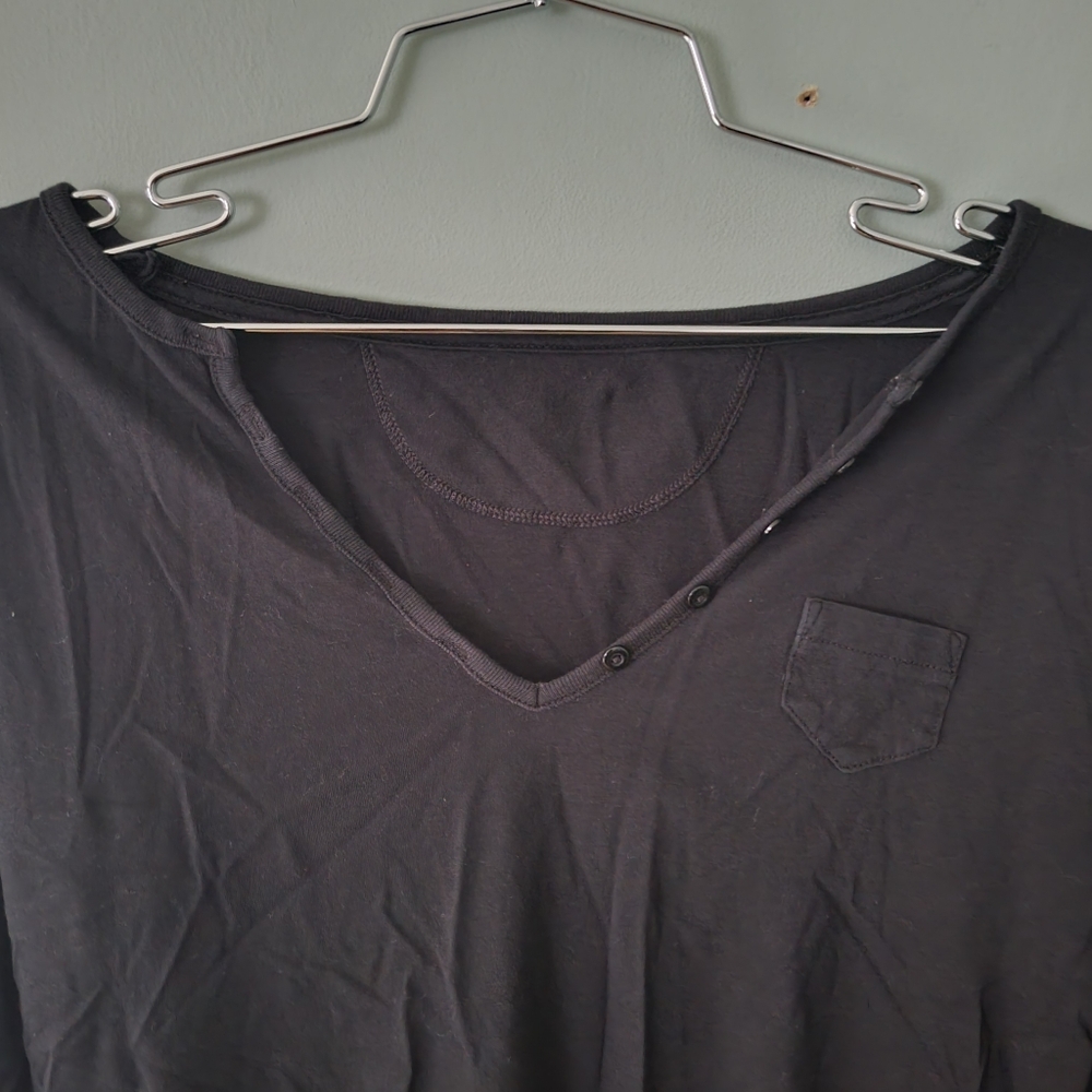 Classic Black V-Neck Quarter Length Tee, size Small - Picture 3 of 4
